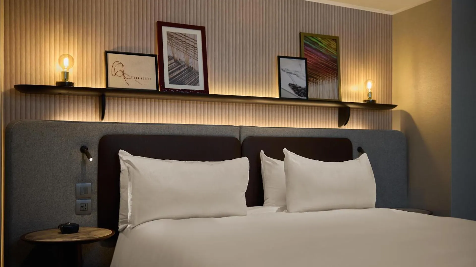 Hotel Hilton Milán 4*,
