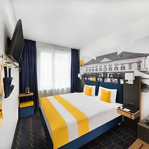 D8 Hotell