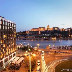 Sofitel Chain Bridge Hotell